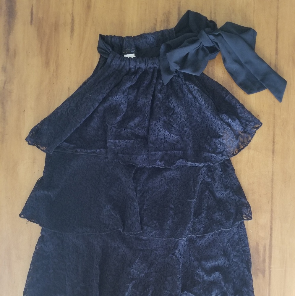 Jenni and Marlis lace ruffle tunic woth bow tie